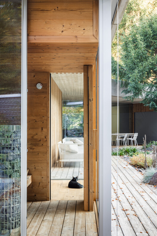 Banánka House / Pauliny Hovorka Architekti - Interior Photography, Wood, Door