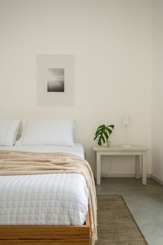 Casas Junco / Less Estúdio - Fotografia de Interiores, Dormitório, Madeira, Cama