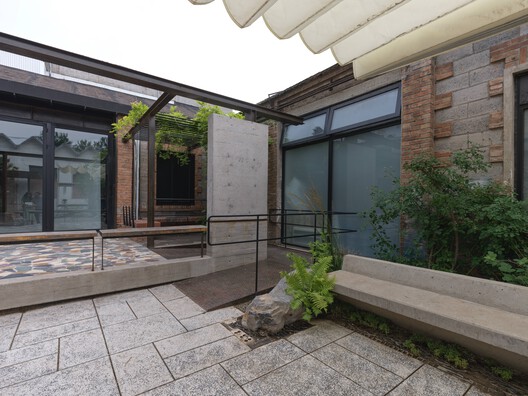 The Wind H Art Center (Phase II&Phase III) / Jin Qiuye Studio - Interior Photography, Concrete, Courtyard