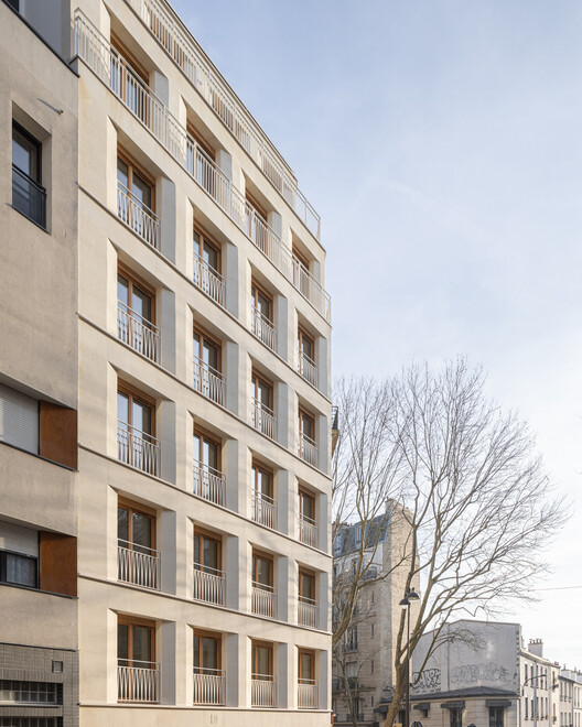 Pradrier 15 Housing Units / mobile architectural office - Exterior Photography, Concrete