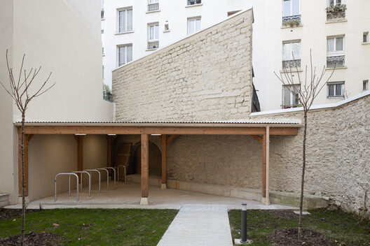 Pradrier 15 Housing Units / mobile architectural office - Exterior Photography, Concrete, Courtyard