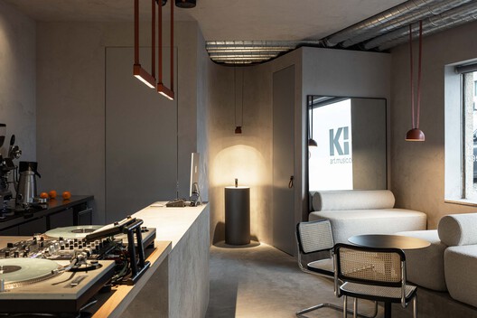 KI.art.music.coffee. / MAT Arquitetura e Interiores KI.art.music.coffee. / MAT Arquitetura e Interiores - Fotografia de Interiores, Cozinha, Iluminação, Cadeira