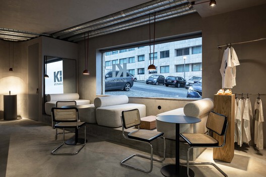 KI.art.music.coffee. / MAT Arquitetura e Interiores KI.art.music.coffee. / MAT Arquitetura e Interiores - Fotografia de Interiores, Sala de Estar, Cadeira