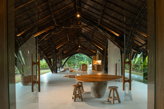 Estudio Lodtunduh / Pablo Luna Studio - Fotografía interior, Comedor, Madera