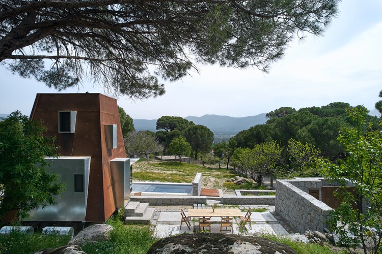 Cabaña en el Bosque / Ediz Demirel Works - Fotografía exterior, Jardín