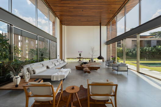 Casa Ales  / EDMZ - Fotografia de Interiores, Sala de Estar, Madeira, Cadeira