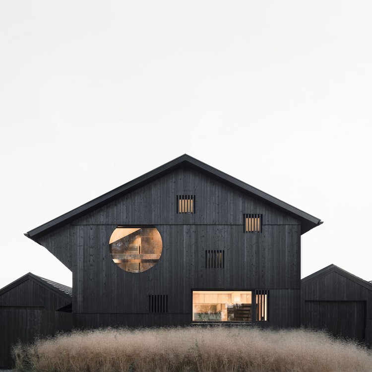 Set Houses with One Pillar / Buero Wagner - Image 1 of 32