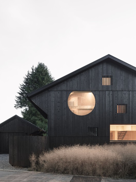 Set Houses with One Pillar / Buero Wagner - Exterior Photography