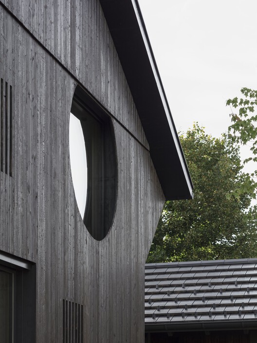 Set Houses with One Pillar / Buero Wagner - Exterior Photography
