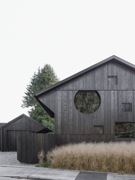 Set Houses with One Pillar / Buero Wagner - Exterior Photography