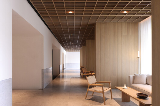 Sunlight Courtyard, Entrance Lobby of Aranya / SHISUO design office - Interior Photography, Wood, Chair