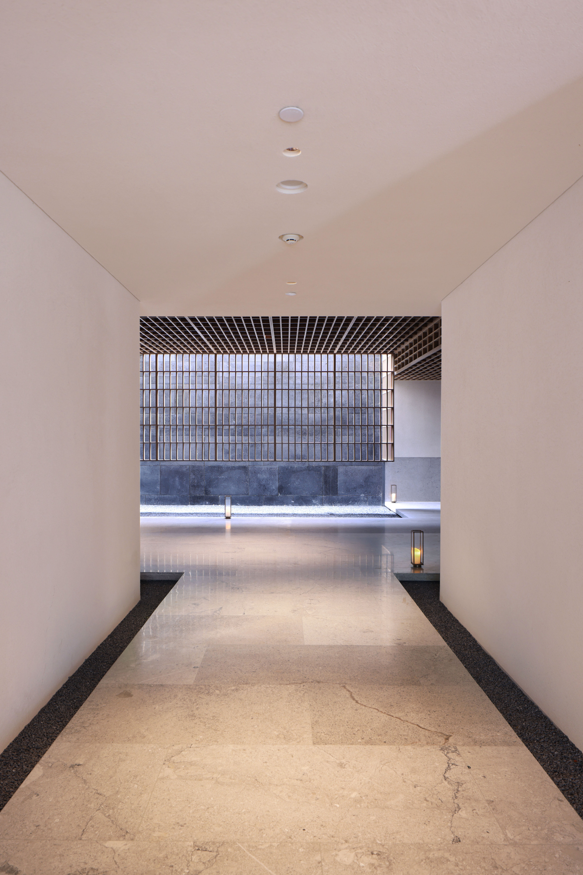 Gallery of Sunlight Courtyard, Entrance Lobby of Aranya / SHISUO design ...