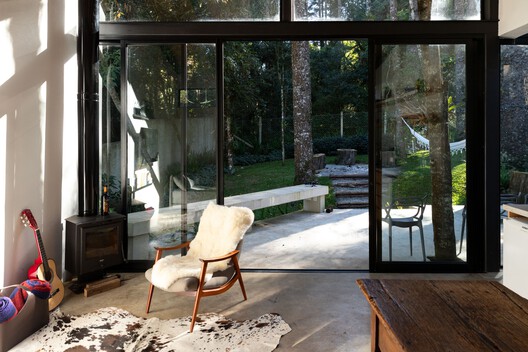 Araucarias House / ARKITITO Arquitetura - Interior Photography, Wood, Lighting, Door, Glass, Chair