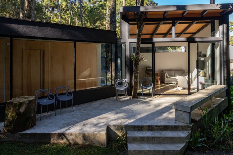 Casa Araucárias / ARKITITO Arquitetura - Fotografia de Exterior, Madeira, Viga, Pátio