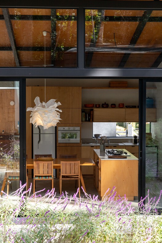 Araucarias House / ARKITITO Arquitetura - Interior Photography, Kitchen, Wood, Lighting, Chair, Table, Glass