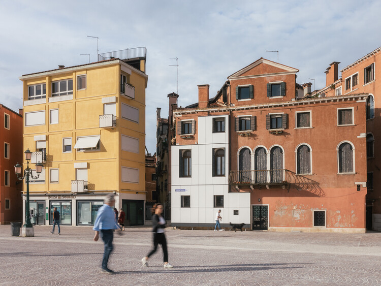 爱沙尼亚馆：“让我温暖你”——2025年威尼斯建筑双年展 / Keiti Lige + Elina Liiva + Helena Männa - 建筑图, 视窗, 表皮, 具体的