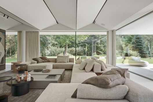 S House / PL.Architekci - Interior Photography, Living Room, Sofa, Chair