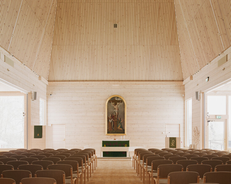 Igreja Kiihtelysvaara  / LUO Architects - Imagem 4 de 25