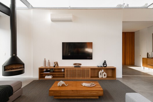 Casa LAP  / EDMZ - Fotografia de Interiores, Madeira, Sofá, Iluminação, Mesa