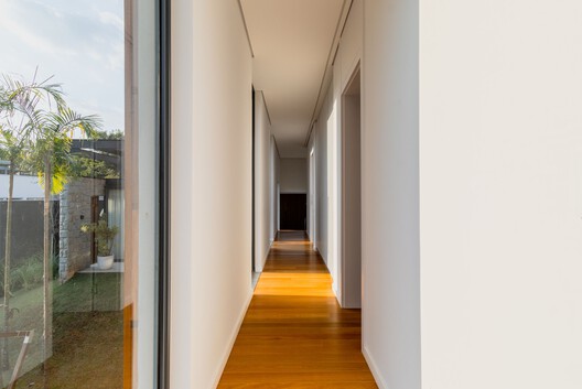 Casa LAP  / EDMZ - Imagem 24 de 36