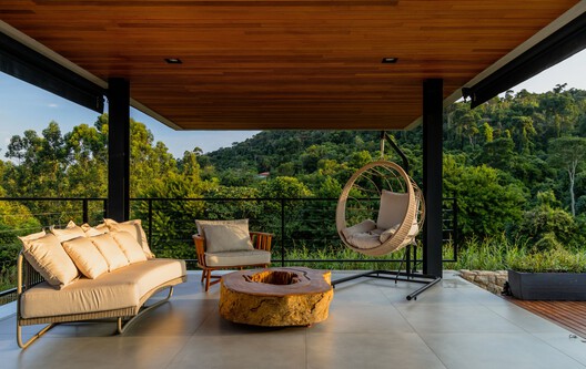 Casa LAP  / EDMZ - Fotografia de Interiores, Sala de Estar, Madeira, Cadeira, Terraço, Pátio