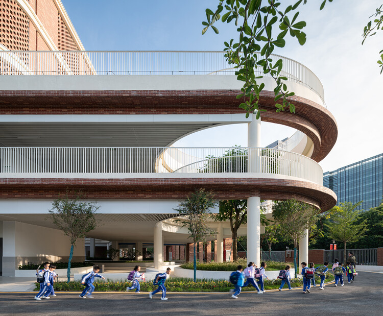 Escola na Cidade da Ciência de Guangming / Atelier Global - Fotografia de Exterior