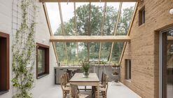 Omloop Farmhouse / hé! architectuur