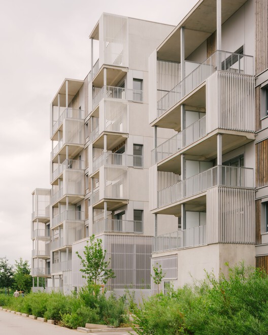 Parilly 116 Housing Units / Tectoniques + BBC & associés - Exterior Photography, Balcony