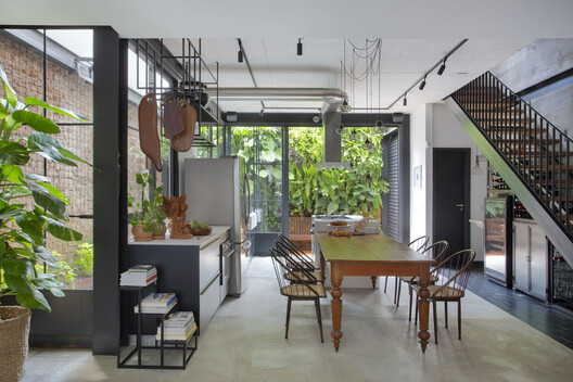 Casa DGB / FOSSATI Arquitetura - Fotografia de Interiores, Sala de Jantar, Madeira, Mesa, Cadeira, Iluminação, Cozinha, Vidro