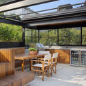 Casa DGB / FOSSATI Arquitetura - Fotografia de Exterior, Madeira, Mesa, Cadeira, Vidro, Viga, Pátio