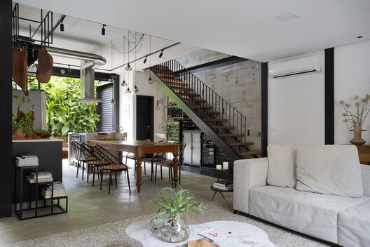 Casa DGB / FOSSATI Arquitetura - Fotografia de Interiores, Madeira, Mesa, Cadeira