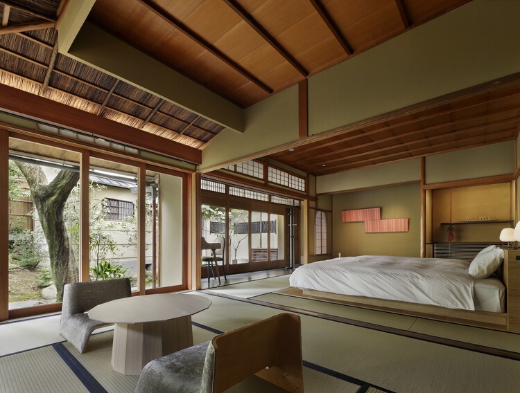 京都VMG别墅酒店 / Moriyoshi Naotake Atelier - 室内图, 卧室, 木头, 灯, 床