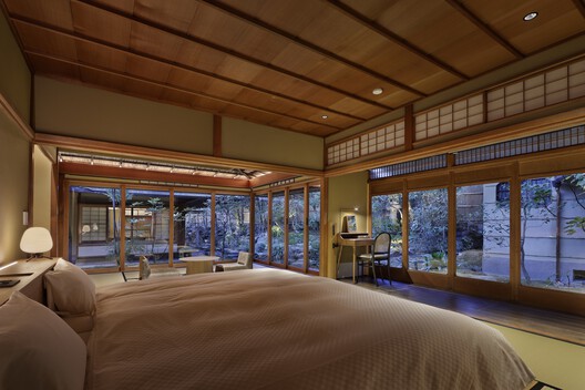 京都VMG别墅酒店 / Moriyoshi Naotake Atelier - 室内图, 卧室, 木头, 灯, 梁