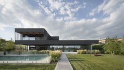 Residence Terrebonne / Saucier + Perrotte architectes
