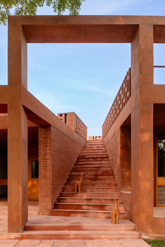 Alloa Hills Weekend Home / Studio Sangath - Image 6 of 23