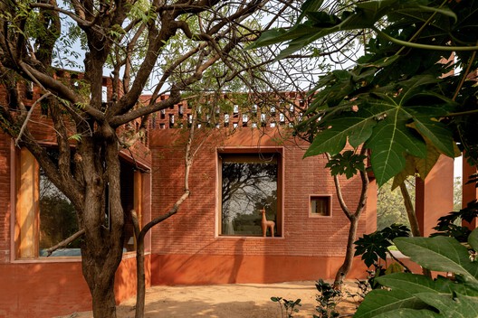 Alloa Hills Weekend Home / Studio Sangath - Exterior Photography, Wood, Brick