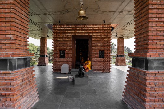 Ganga Leheri Temple / Abin Design Studio - Interior Photography, Brick, Column