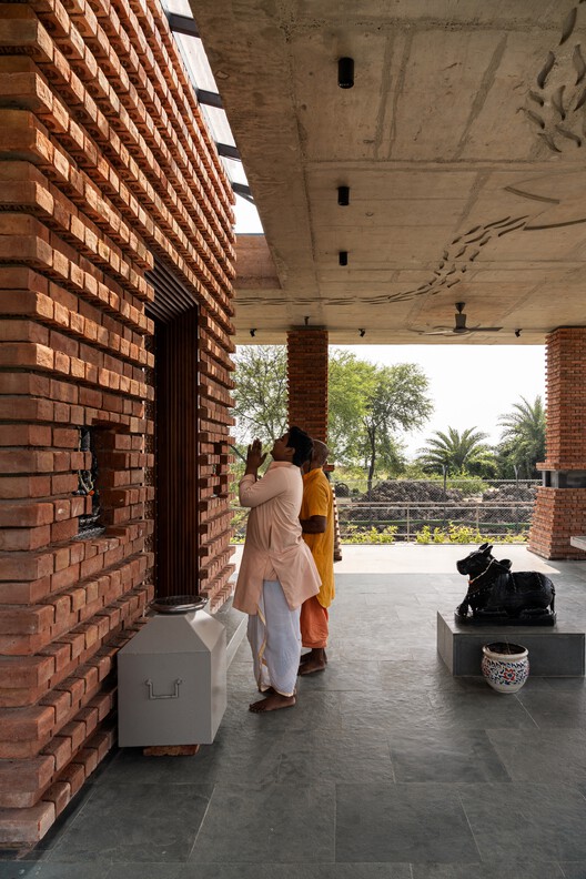 Ganga Leheri Temple / Abin Design Studio - Interior Photography, Brick