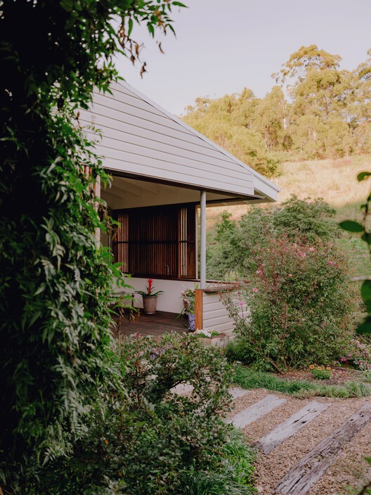 Cooroy House / Henry Bennett + Dan Wilson - Exterior Photography, Garden