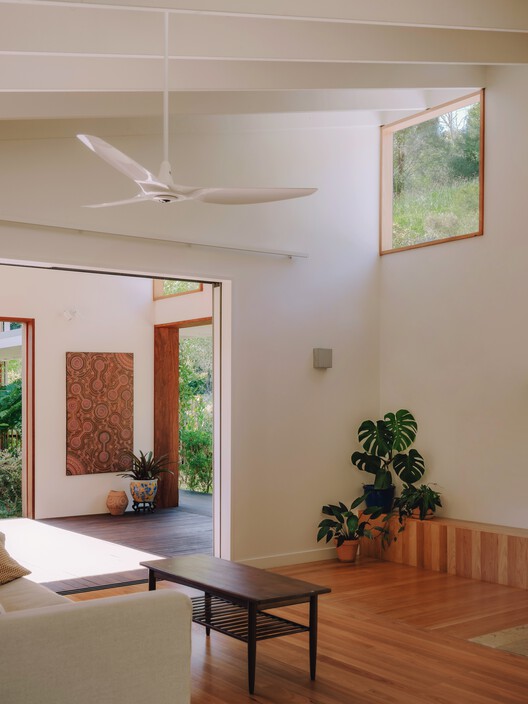 Cooroy House / Henry Bennett + Dan Wilson - Interior Photography, Wood, Lighting