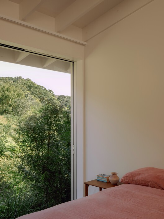 Cooroy House / Henry Bennett + Dan Wilson - Interior Photography, Bedroom, Bed