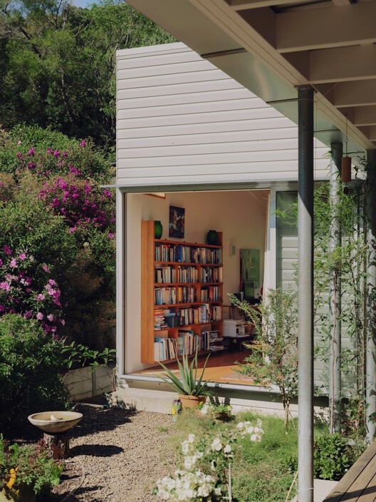 Cooroy House / Henry Bennett + Dan Wilson - Exterior Photography, Wood, Garden