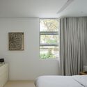 Casa de Hugo / Ian Moore Architects - Fotografía interior, Ampliación, Dormitorio, Camas
