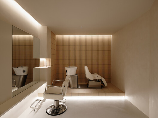 Cher's Hair Salon / DualSpace Studio - Interior Photography, Lighting