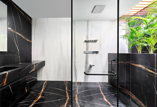 The Split House / Collage Architecture Studio - Interior Photography, Lighting, Glass