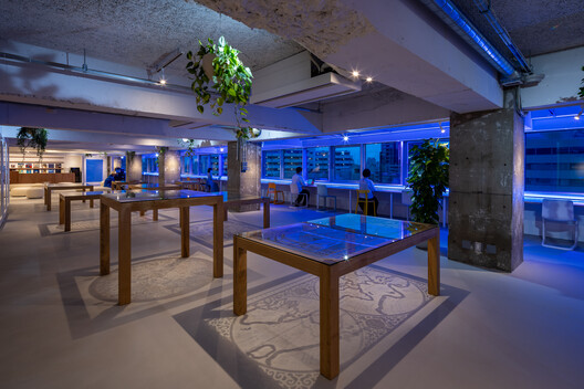 Earth Centric Design Lab / Takeshi Hosaka Architects - Interior Photography, Lighting, Glass