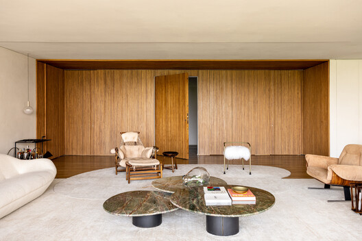 Apartamento GLM / Terra Arquitetura - Fotografia de Interiores, Sala de Estar, Madeira, Cadeira