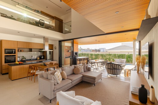 Casa AL / Taguá Arquitetura - Fotografía interior, Sala de estar, Madera, Mesas, Sillas