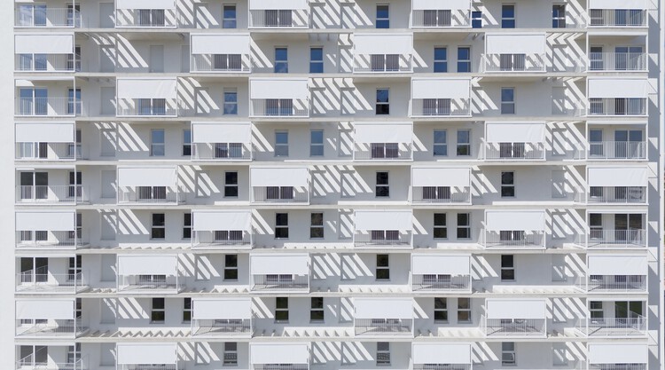 138 Vivendas / MCEA | Arquitectura - Balcón