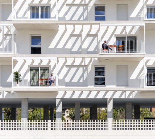 138 Vivendas / MCEA | Arquitectura - Balcón